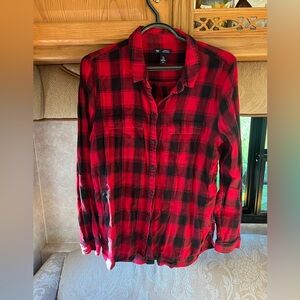 Women’s flannel button up shirt